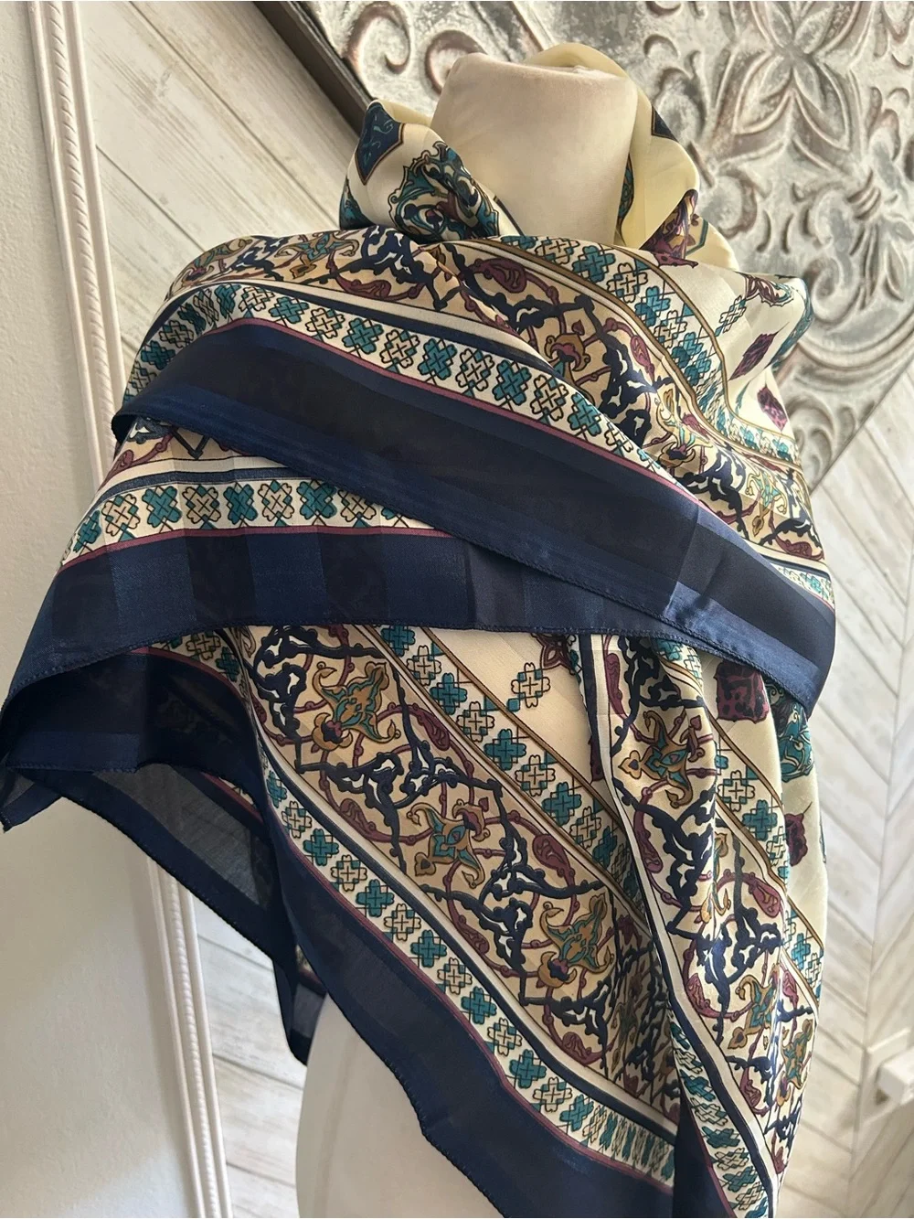 A S Esarp vintage Turkish Designer Quality large silk scarf